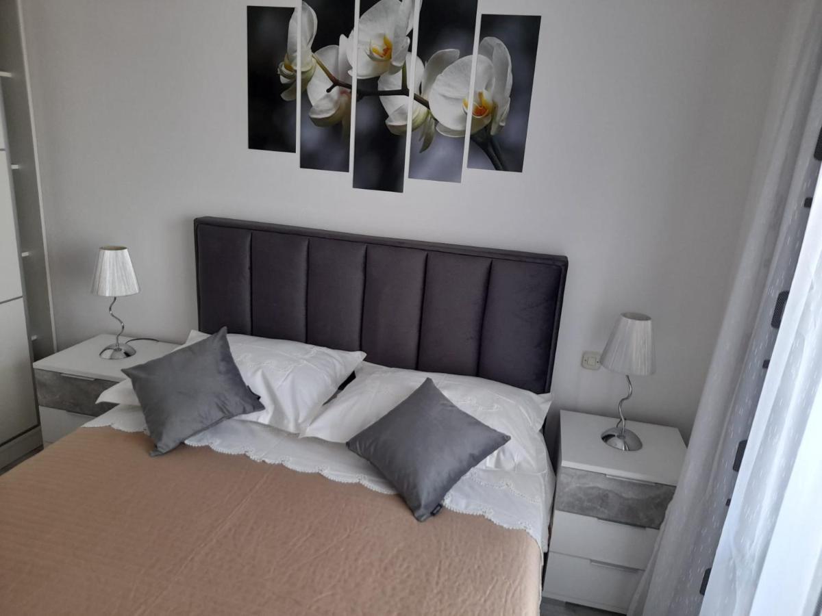 Apartman Lucy Hvar Town Buitenkant foto