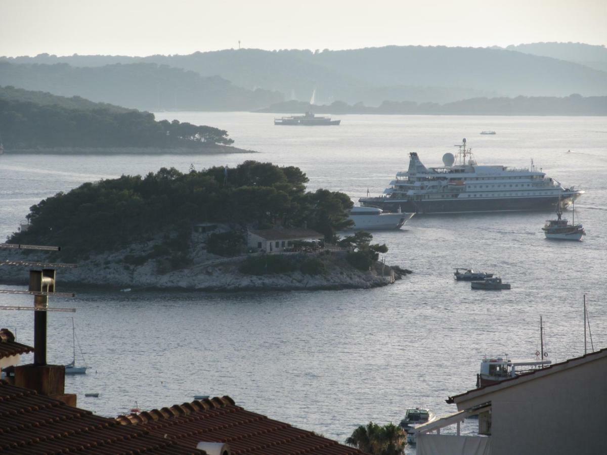 Apartman Lucy Hvar Town Buitenkant foto